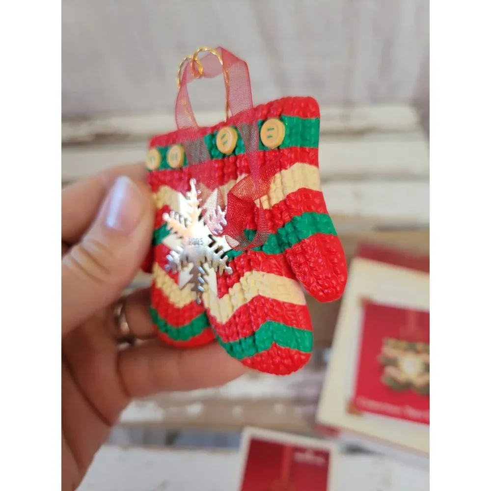 Hallmark Xmas tree gift clip‎ muffin mitten 2003 ornament Xmas tree home decor